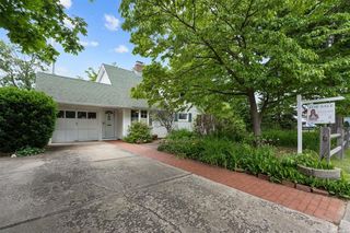 2 Hunter Lane, Levittown, NY 11756