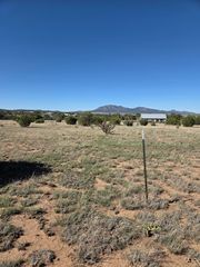 32 Woodline Dr, Edgewood, NM 87015