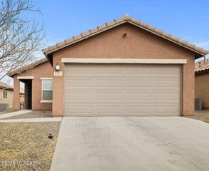 8763 E  Stone Meadow Cir, Tucson, AZ 85730