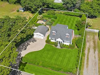59 Valorie Rd, Southampton, NY 11968