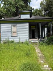 1059 Marine St, Mobile, AL 36605