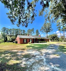 1502 Lakeview Rd, Fairmont, NC 28340
