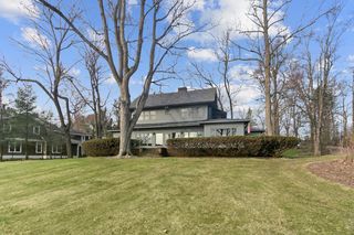 9568 W  Gull Lake Dr, Richland, MI 49083