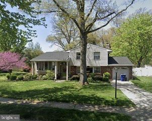 21 Purdue Dr, Riverside, NJ 08075