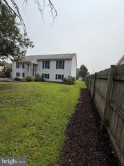 6391 Waterdale Ct, Bealeton, VA 22712