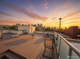 621 5th Avenue N #402, Seattle, WA 98109