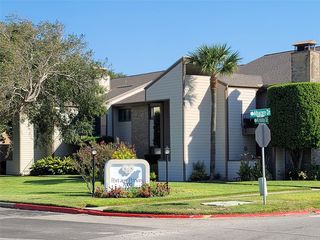 7055 N  Holiday Dr, Galveston, TX 77550
