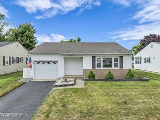72 Westbrook Drive, Toms River, NJ 08757