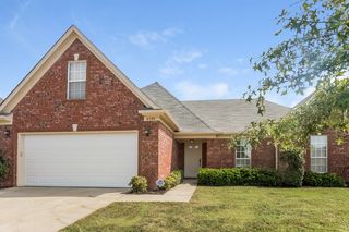 8390 Pinnacle Dr, Southaven, MS 38672