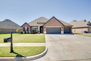 4915 Deerfield Ave, Enid, OK 73703