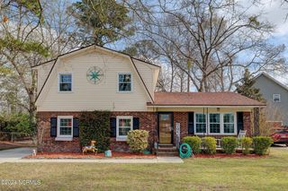 26 Twin Oaks Drive, Castle Hayne, NC 28429