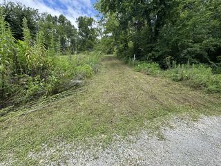 Honeysuckle Ln, Ashland City, TN 37015