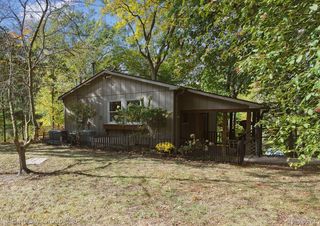 11846 Highridge Dr, Pinckney, MI 48169