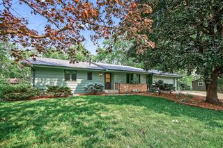 10352 Columbus Cir, Bloomington, MN 55420