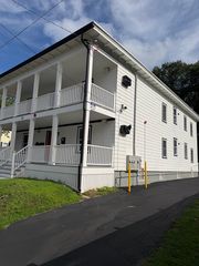 22 Nelson St #1-R, Webster, MA 01570
