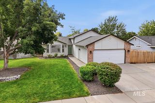 153 W  Chrisfield Dr, Meridian, ID 83646