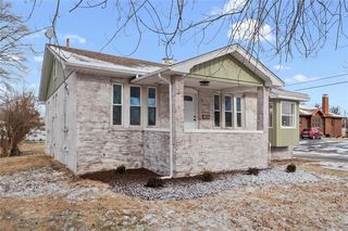 15 S  74th St, Belleville, IL 62223