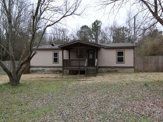 97 Riverchase Dr, Millington, TN 38053