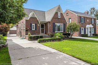 459 Belanger St, Grosse Pointe Farms, MI 48236