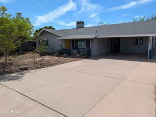 1039 E  Larkspur Ln, Tempe, AZ 85281