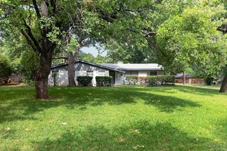 341 Arcadia St, Hurst, TX 76053