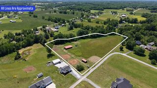 Friends Ln, Lafayette, TN 37083