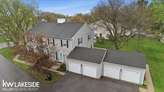 38734 Barnstable Ln, Clinton Township, MI 48038