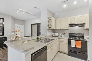 10246 Douglas Oaks Cir #210-303, Tampa, FL 33610