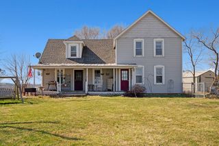 12911 City View Dr, Dubuque, IA 52002