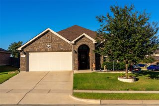 385 Coral Vine Ln, Burleson, TX 76028