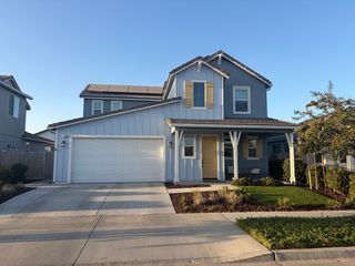 2554 Muscat Ct, Hanford, CA 93230