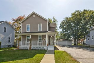 392 W  Exchange St, Crete, IL 60417