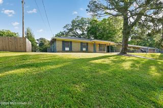 150 Hayes Dr, Jackson, MS 39209