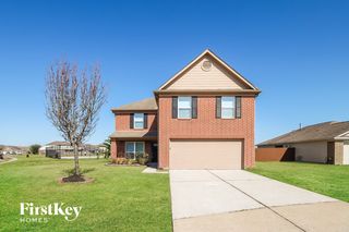 5619 Cinnamon Lake Dr, Baytown, TX 77521