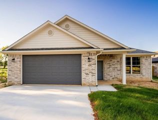 282 Oak Valley Dr, Gilmer, TX 75644