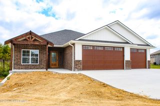370 Davis Ct, Holts Summit, MO 65043