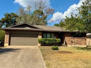 2604 Brookhollow Dr, Denison, TX 75020