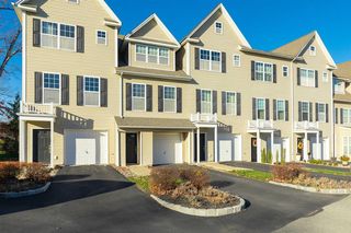14 ERIN Court, Poughkeepsie, NY 12601