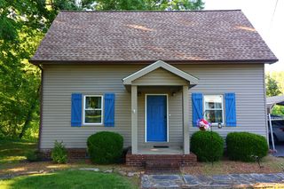 2120 Knob Hill Dr, Paducah, KY 42003
