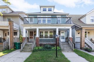 1255 Wayburn St, Grosse Pointe, MI 48230