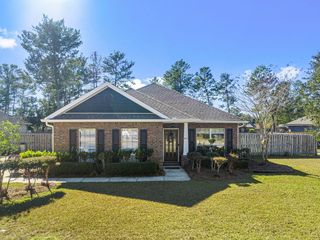 465 Camellia Ct, Freeport, FL 32439