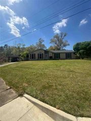 5361 Larchmont Dr, Mobile, AL 36693