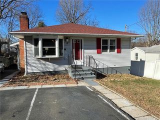 92 Crest Ave, East Haven, CT 06513