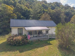 624 W  Blue Grass Trl, Ceres, VA 24318