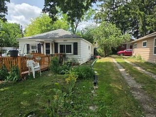 3420 Burchfield Dr, Lansing, MI 48910