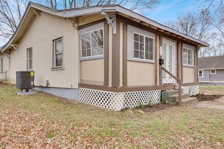 609 S  Cedar Ave, Independence, MO 64053