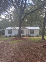7030 NW 167th Pl, Trenton, FL 32693