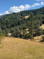 81 94th St, Mad River, CA 95552