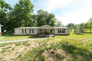 5925 Bobs Lake Rd, Hamptonville, NC 27020