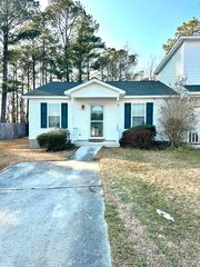 406 Winners Cir N #1, Jacksonville, NC 28546